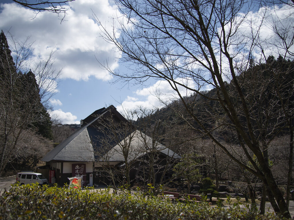 豊田市の山里にある香恋の館の外観の画像